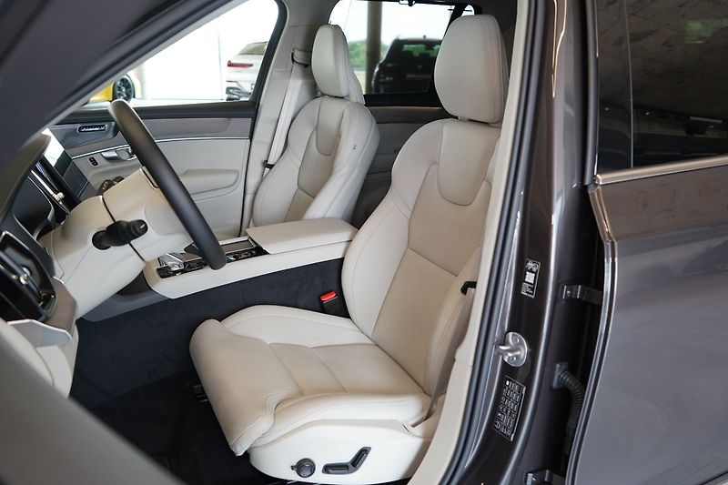 Volvo XC90 B5 PLUS Bright, Vzduch, 360° - fotka 19 z 50
