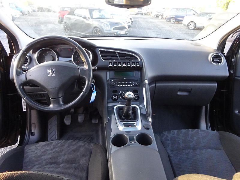 Peugeot 3008 1,6 VTi 88kW Panorama - fotka 19 z 32