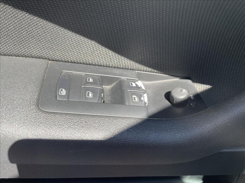 Audi A3 2,0 TDi 103kW*S-line*servis - fotka 16 z 47