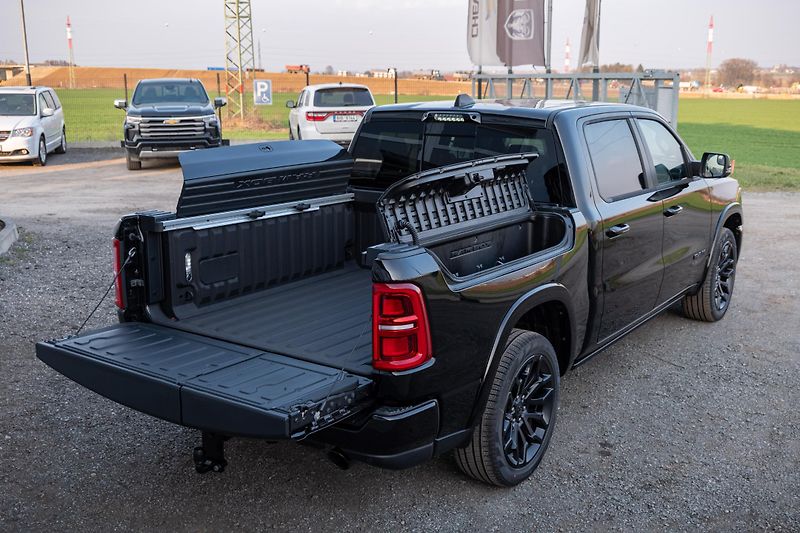 Dodge RAM (2025) 1500 LIMITED 3.0l - fotka 8 z 15