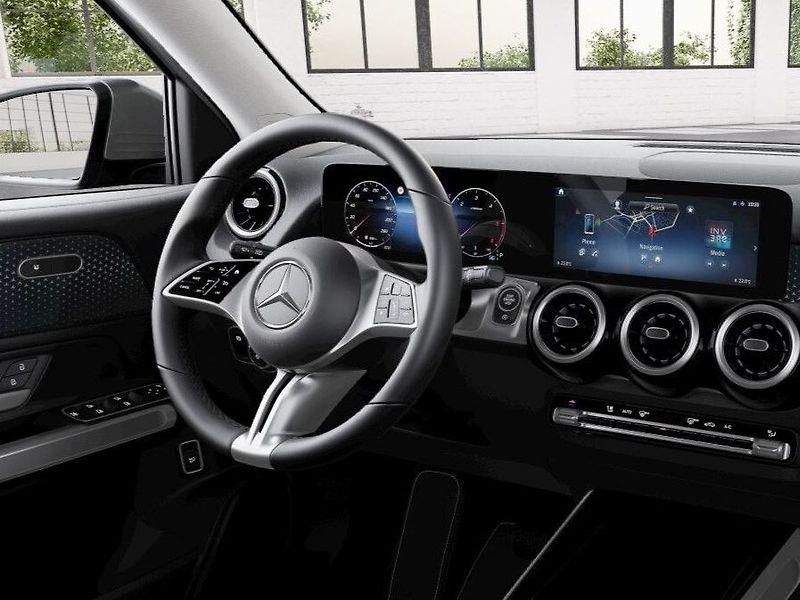 Mercedes-Benz GLB (2026) 180 d - fotka 9 z 9