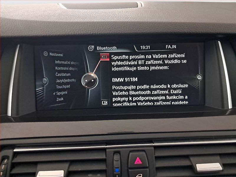 BMW Řada 5 (2014) 525d xDrive, 4X4, Automat - fotka 22 z 24