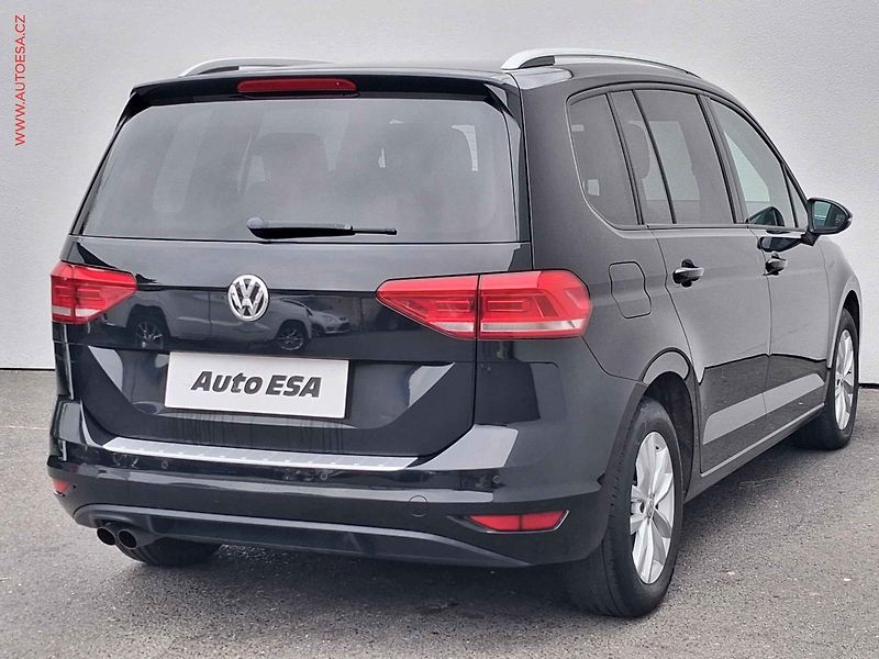 Volkswagen Touran (2016) 1.4TSi, 2.maj, DSG, LED - fotka 4 z 17