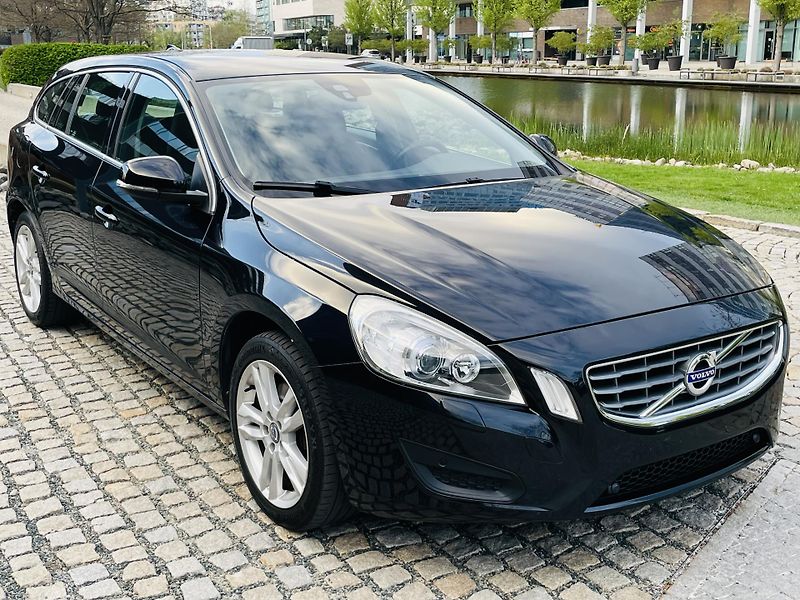 Volvo V60 2.4D5 MANUÁL VÝHŘEV SERVISKA - fotka 9 z 44