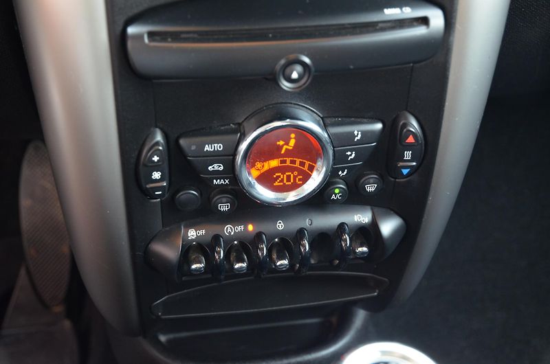 Mini Countryman (2013) 1.6D 66kW / STK 03/2028 - fotka 25 z 29