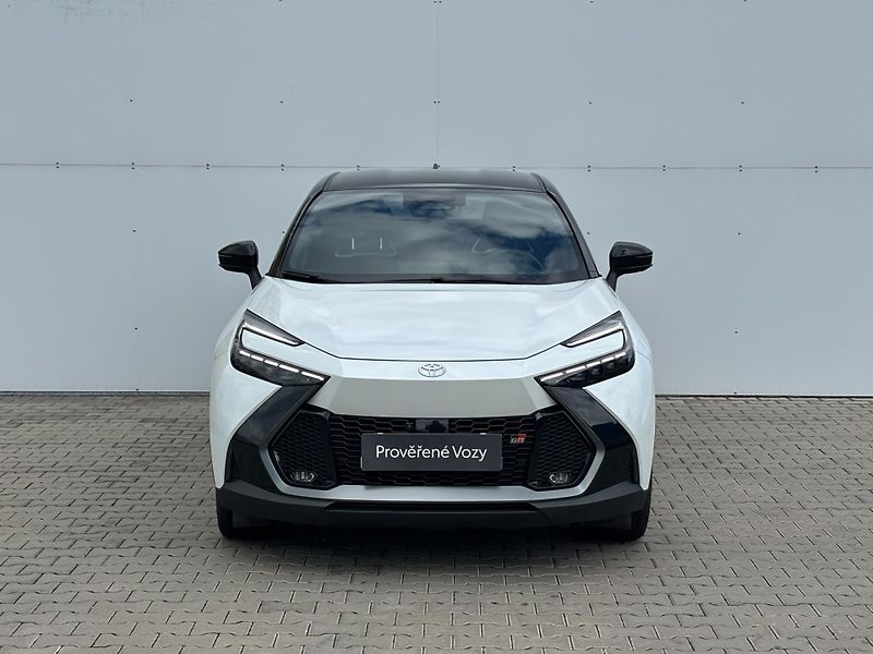 Toyota C-HR 2,0 HEV e-CVT GR Sport - fotka 4 z 26