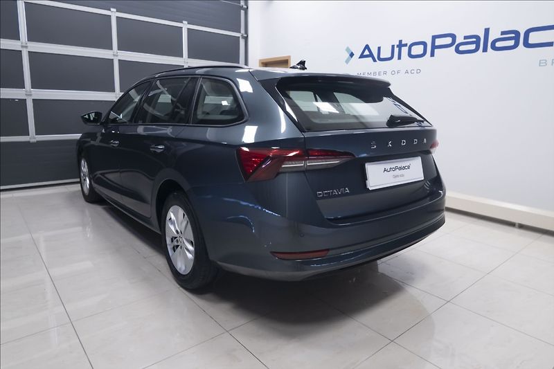 Škoda Octavia 2,0 TDI DSG VÝHŘEV 1. MAJ ČR - fotka 6 z 41
