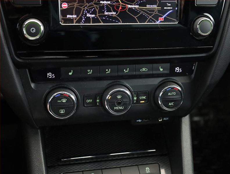 Škoda Octavia (2015) RS 2.0 TDI, Automat, Kůže - fotka 13 z 20