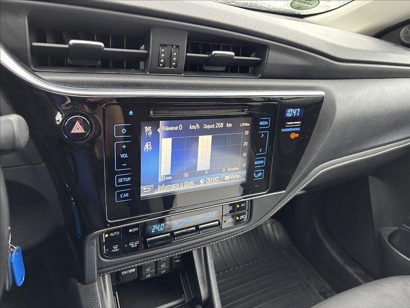 Toyota Auris 1,6 Active Trend 97kW - fotka 22 z 33