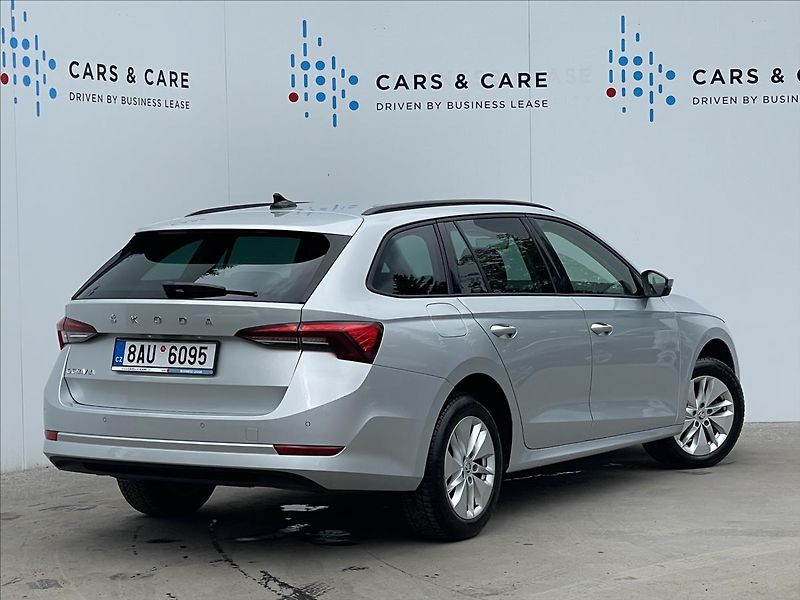 Škoda Octavia 2,0 TDI Combi Ambition Plus - fotka 3 z 24