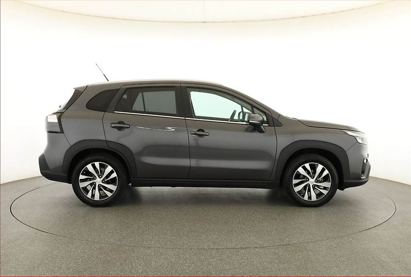 Suzuki SX4 S-Cross (2022) 1.4 BoosterJet - fotka 6 z 21