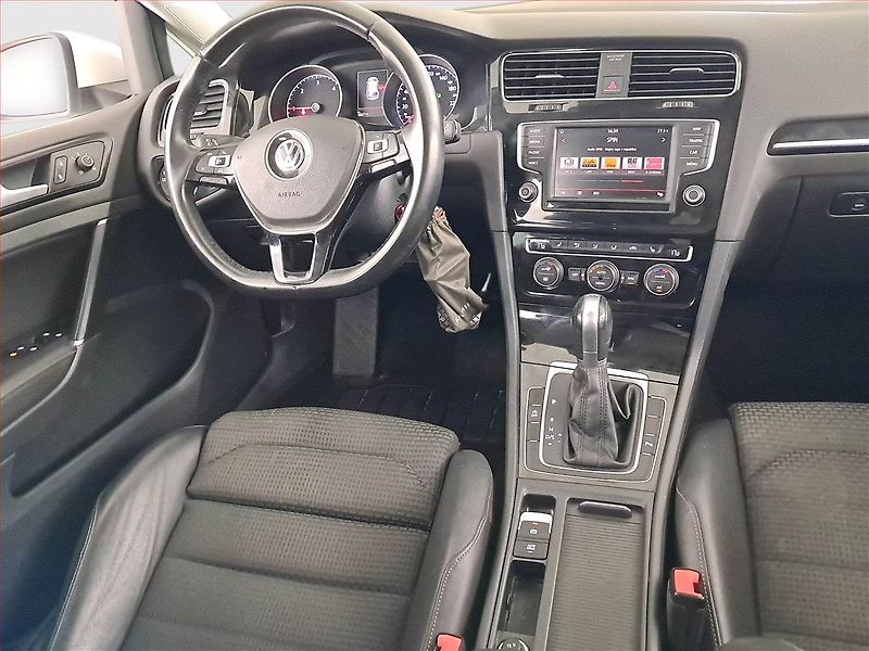 Volkswagen Golf (2015) Comfortline 2.0 TDI, Automat - fotka 7 z 22