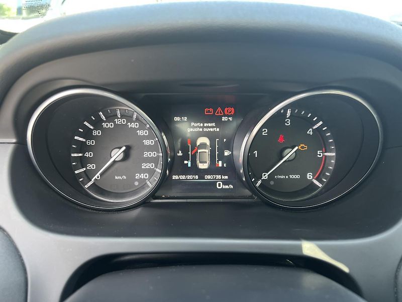 Land Rover Discovery Sport 2.0D 110 kW - fotka 10 z 15