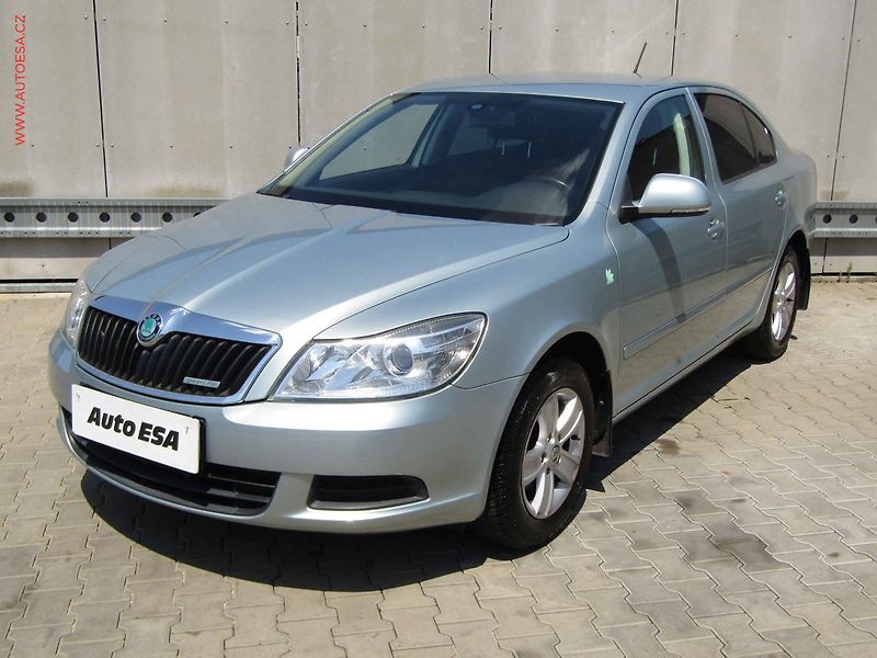 Škoda Octavia (2011) 1.6 TDi, Ambiente - fotka 3 z 16