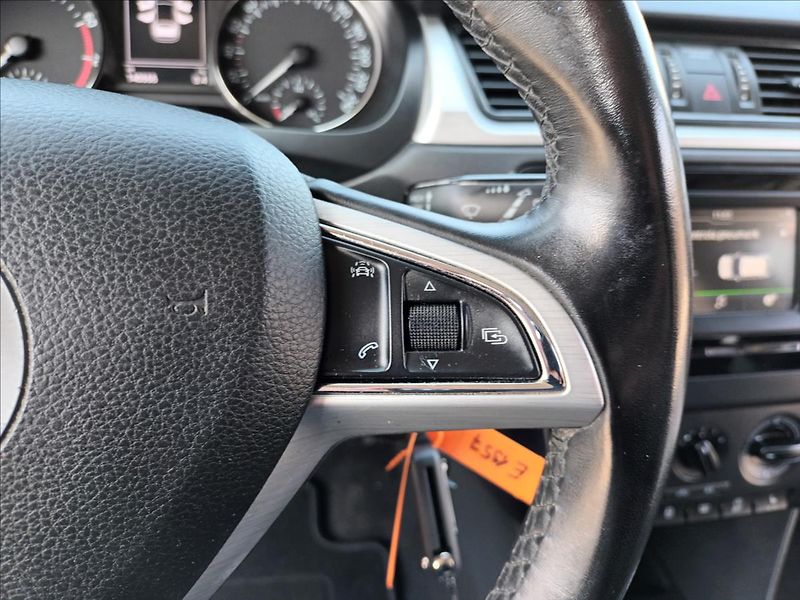 Škoda Rapid 1,2 TSI,81KW,KLIMA,PARKING, - fotka 36 z 39