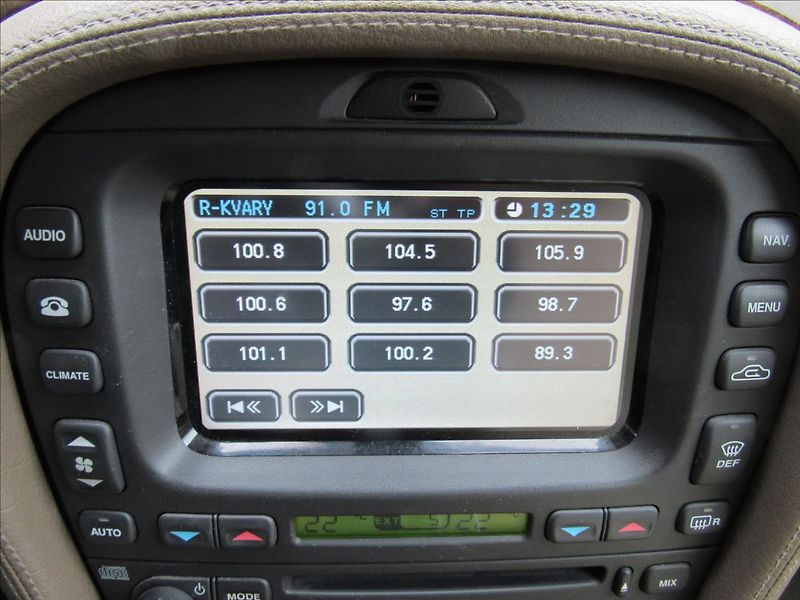 Jaguar S-Type 3,0 i Exclusive 175 KW - fotka 16 z 28