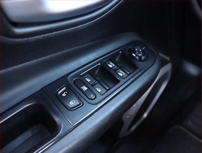 Jeep Renegade (2015) 2.0 MultiJet, 4X4, Automat - fotka 18 z 21