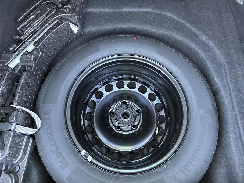 Volkswagen Passat 2,0 TDI,TAŽNÉ,WEBASTO - fotka 15 z 30