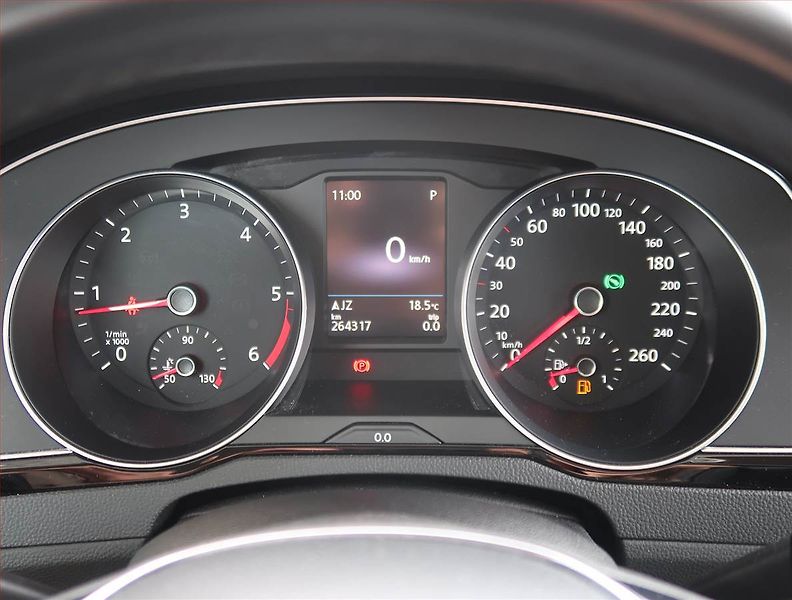 Volkswagen Passat (2019) Highline 2.0 TDI, Automat - fotka 11 z 22
