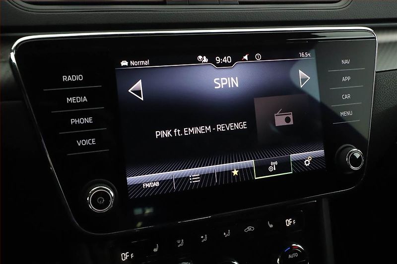 Škoda Superb (2022) Sportline 2.0 TDI - fotka 9 z 19