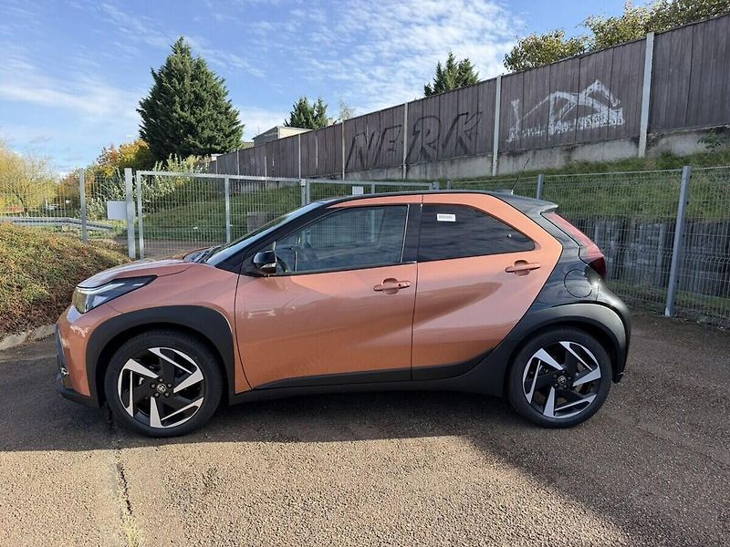 Toyota Aygo 1.5. Hybrid Executive - akční - fotka 6 z 9