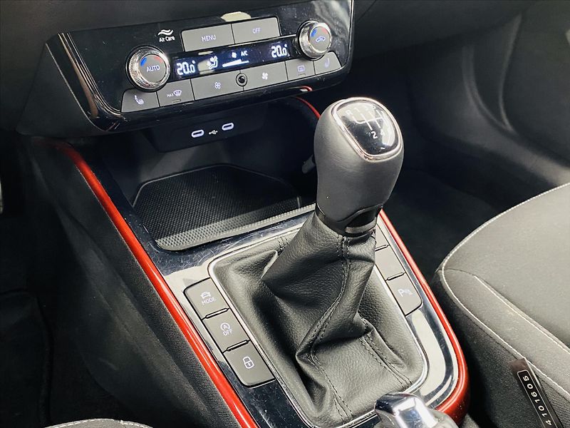 Škoda Fabia 1,0 TSI 85kW Monte Carlo - fotka 16 z 25