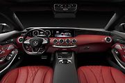Mercedes-Benz třídy S a jeho luxusní interiér.