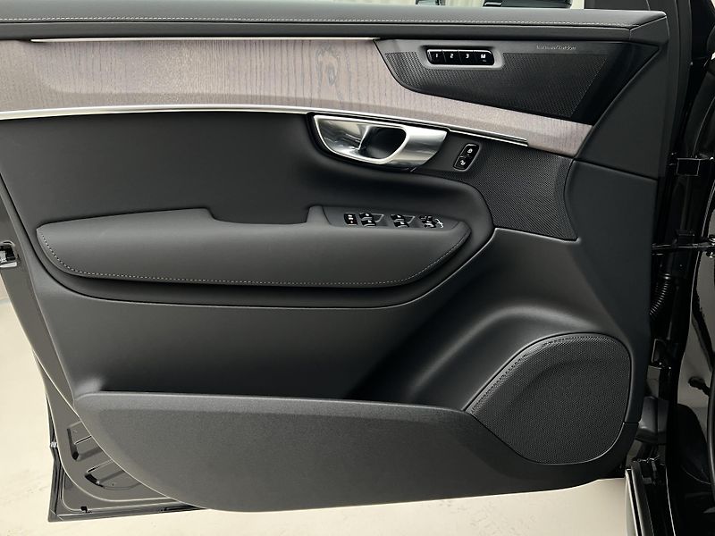 Volvo XC90 (2026) T8 AWD PLUS BRIGHT - fotka 25 z 45