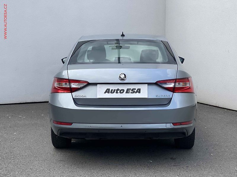 Škoda Superb (2015) 2.0 TDi, ČR, Active - fotka 5 z 16