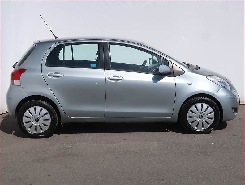 Toyota Yaris (2009) 1.33 Dual VVT-i, po STK - fotka 6 z 16