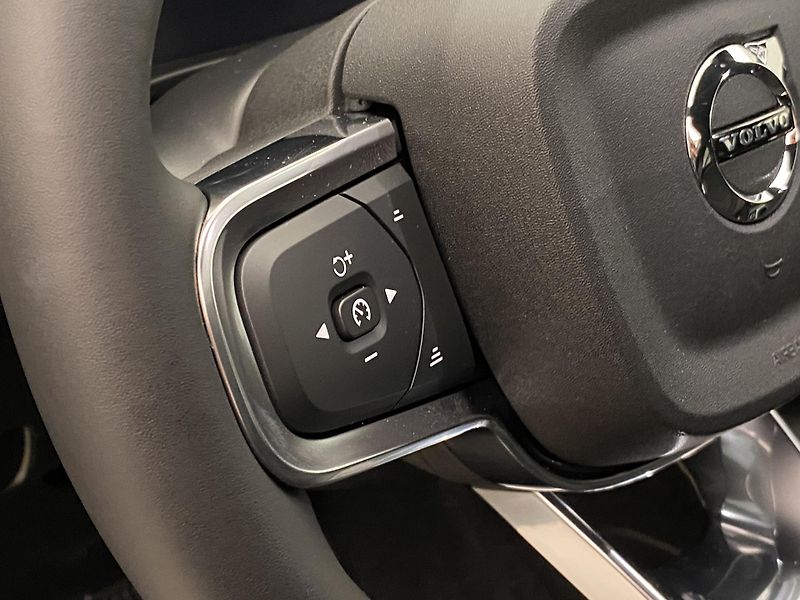 Volvo XC40 (2026) B3 AUT DARK ULTRA  - fotka 24 z 61