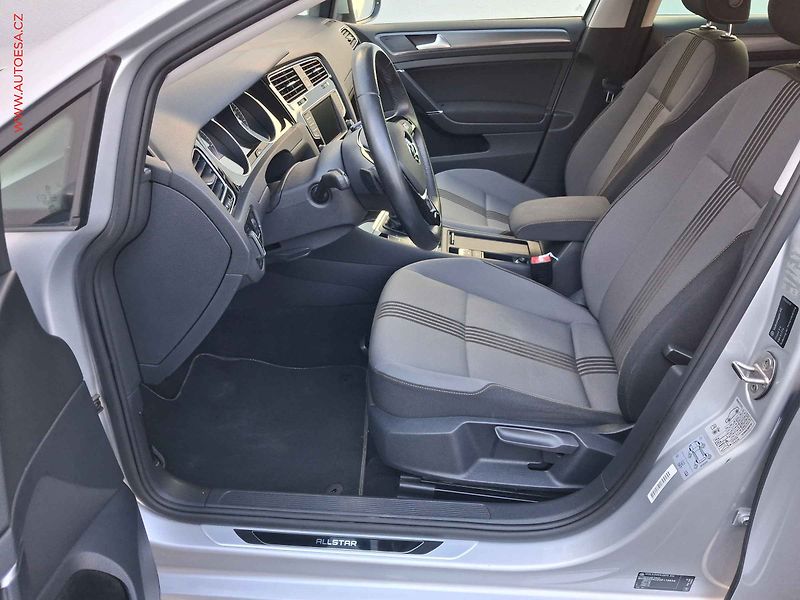 Volkswagen Golf (2016) 2.0 TDi, Allstar, DSG, navi - fotka 9 z 18