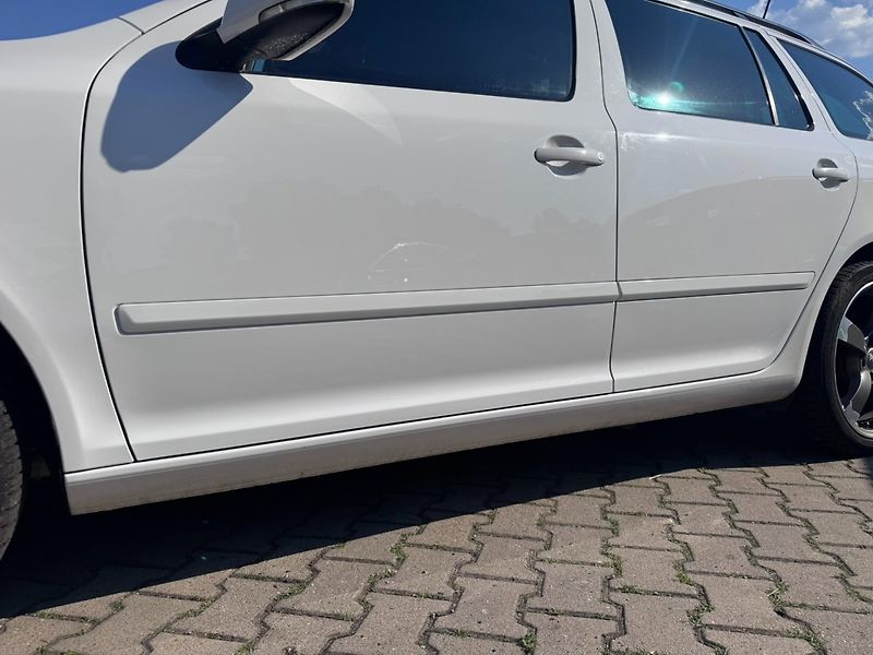 Škoda Octavia (2010) RS DSG 2,0 TSI 147 KW STK - fotka 18 z 50