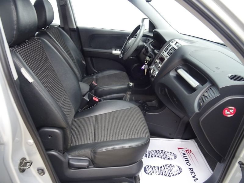 Kia Sportage (2006) 2.0i,104kW,4X4,ALU - fotka 10 z 20