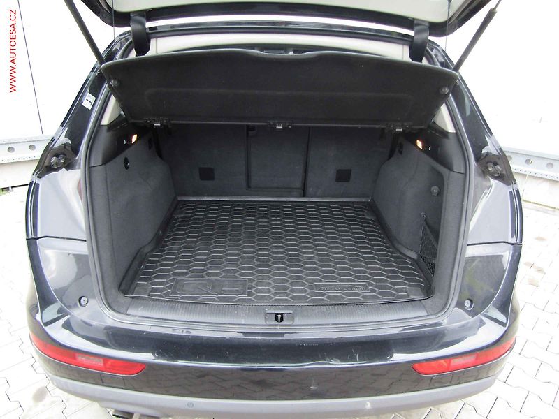 Audi Q5 (2012) 2.0TDi Quattro, AT, park - fotka 7 z 16