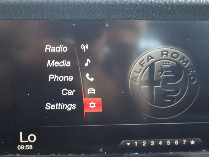 Alfa Romeo Stelvio (2019) 2.2 Diesel, Automat, Kůže - fotka 22 z 23