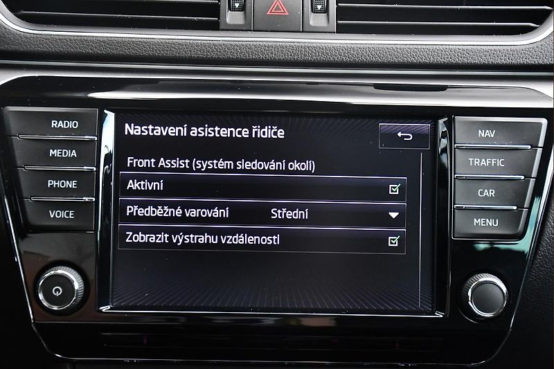 Škoda Superb 1.6TDi 88kW STYLE - fotka 27 z 40