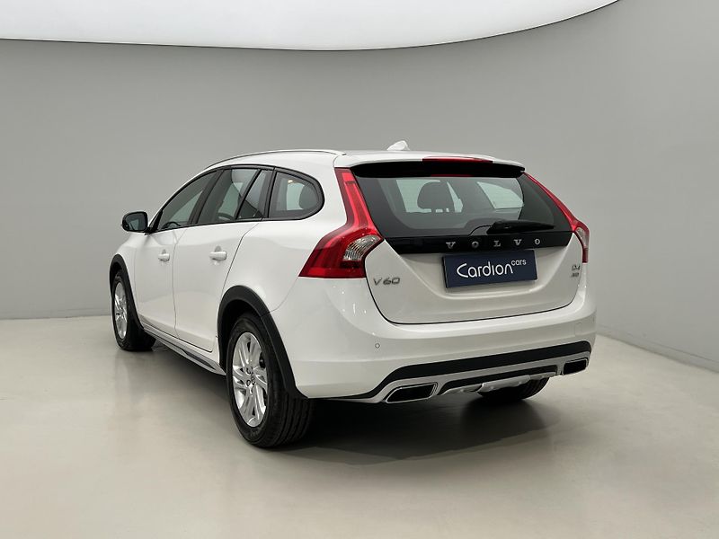 Volvo V60 CC D4 KINETIC AUT CZ - fotka 9 z 35