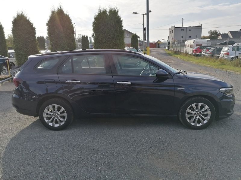 Fiat Tipo (2018) 1.6 JTD Navi,Kamera - fotka 7 z 21