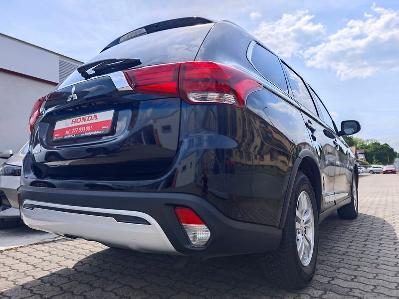 Mitsubishi Outlander (2021) 2.0 Mivec Diamant 2WD Kamera - fotka 38 z 44