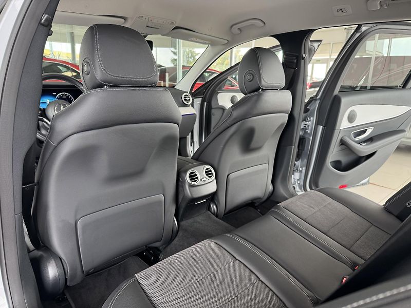 Mercedes-Benz Třídy E 300e 235kW*Webasto*Tažné*DPH - fotka 17 z 41