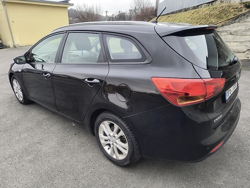 Kia Ceed (2013) 1.6 GDI 99KW/VYHŘ.VOLANT+SEDAD - fotka 5 z 49