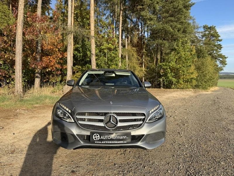 Mercedes-Benz Třídy C C 180, ČR,AMG PAKET, AUTOMAT - fotka 2 z 37