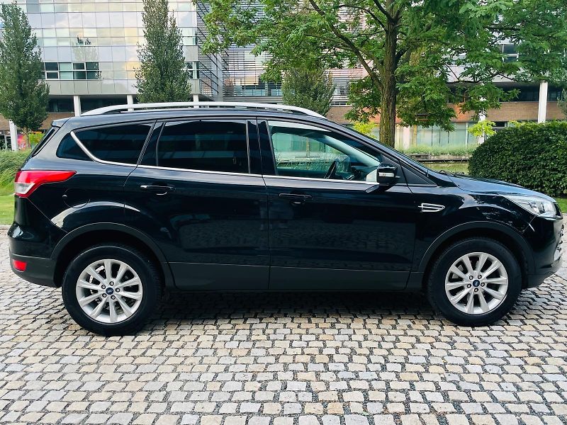 Ford Kuga 2.0TDCi 4x4 MAN TAŽNÉ SERVISKA - fotka 9 z 47