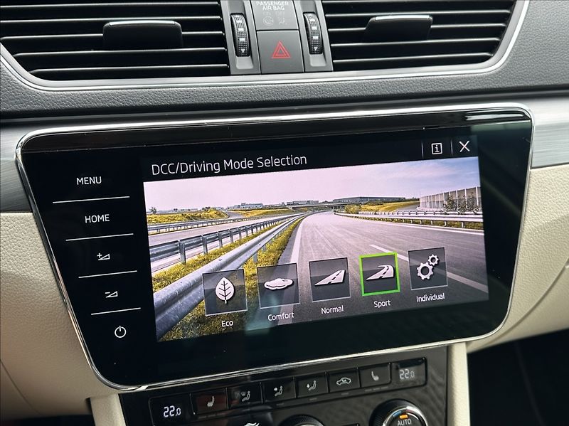 Škoda Superb 1,4 TSI 150PS  Style Plus 4x4 - fotka 38 z 58