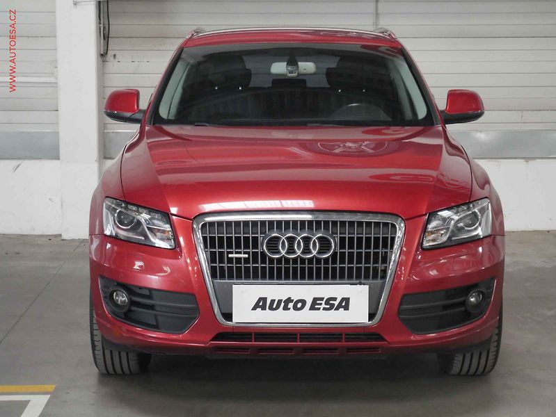 Audi Q5 (2011) 2.0 TDI quattro, ČR, AT - fotka 2 z 20