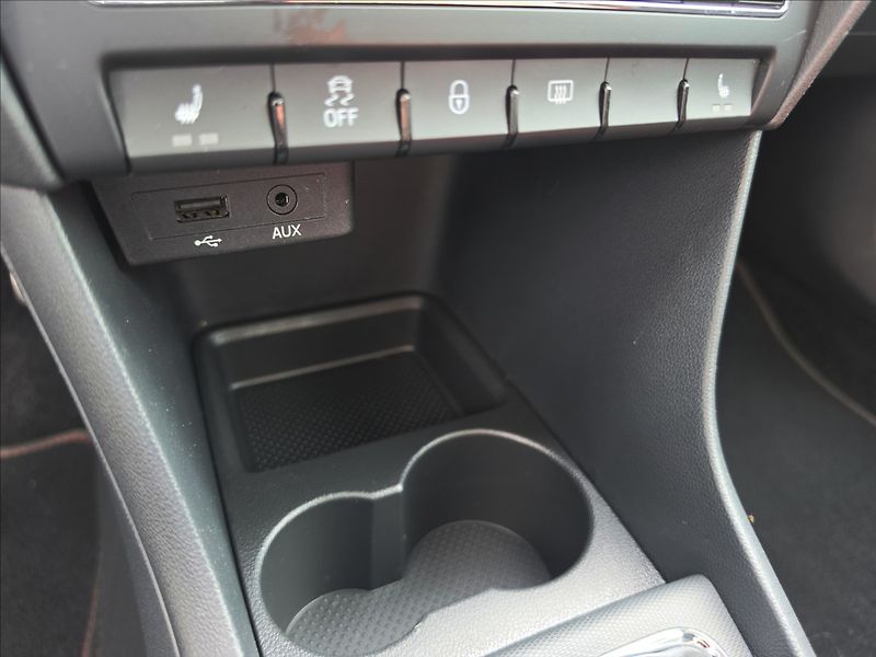 Škoda Rapid 1,2 TSi 77KW Monte Carlo ALU - fotka 20 z 42