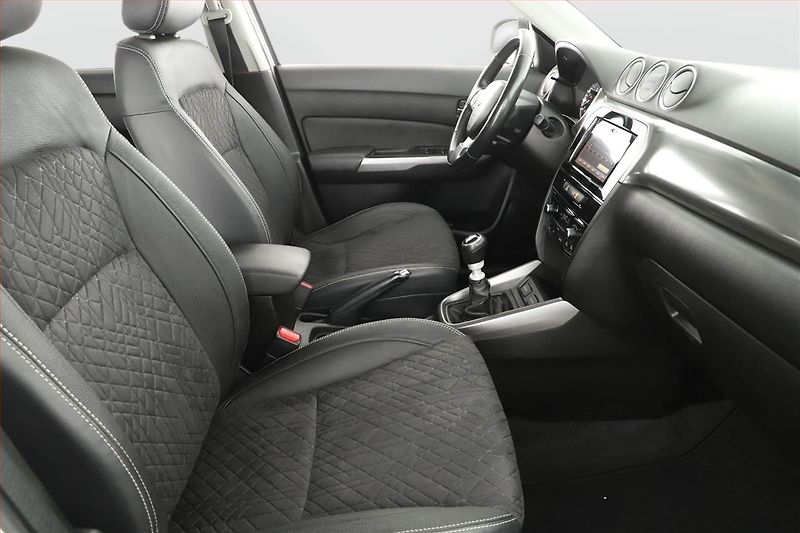 Suzuki Vitara (2023) Elegance 1.4 BoosterJet, 4X4 - fotka 7 z 14
