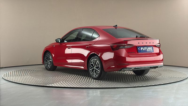 Škoda Octavia 2.0 TDI DSG Sportline - fotka 2 z 29
