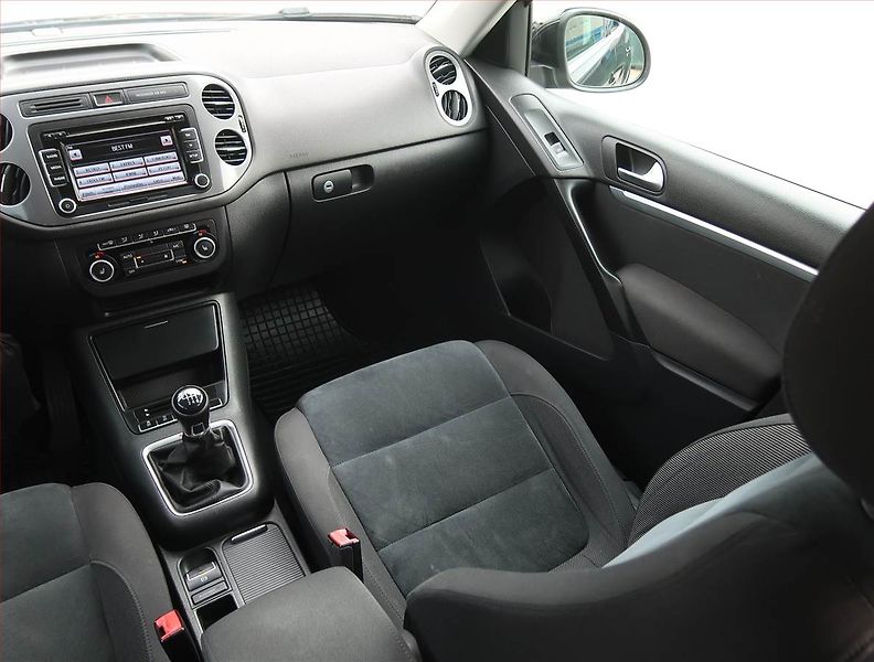 Volkswagen Tiguan (2013) 2.0 TDI, 4X4, Serv.kniha - fotka 8 z 17